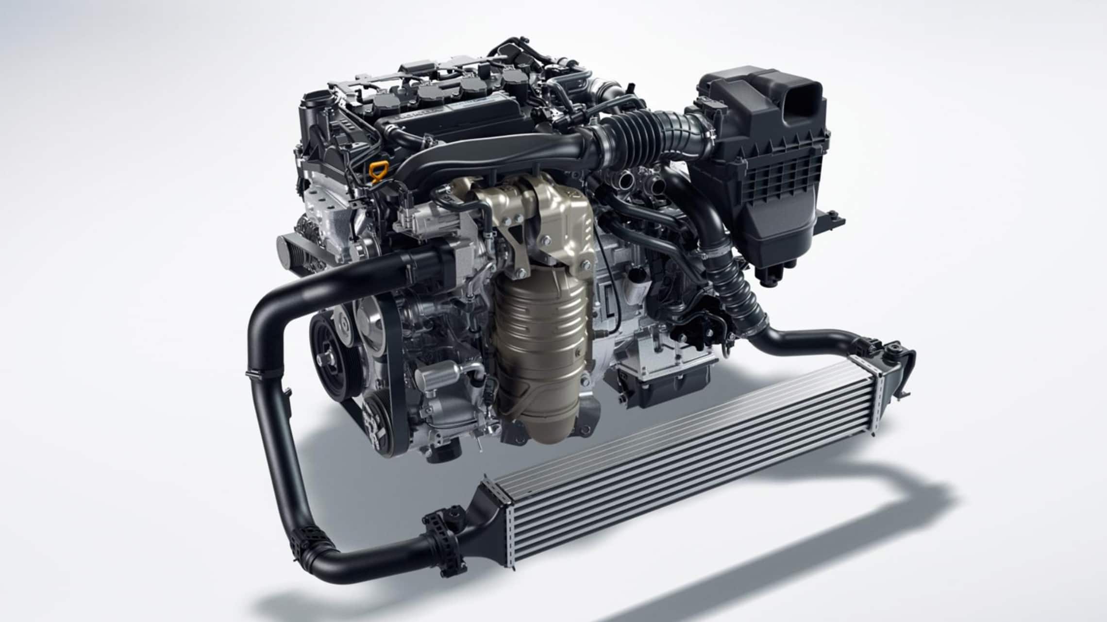 Detalle del motor turboalimentado de 1.5 litros en el Honda Civic Hatchback 2021.